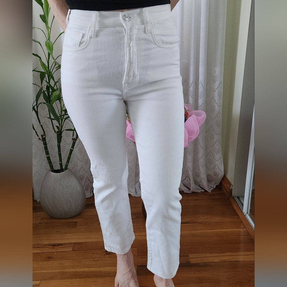 7 For All Mankind White High Rise Straight Leg Jeans Size 24